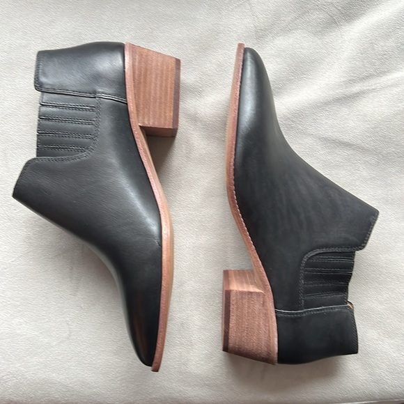 sonia chelsea boot